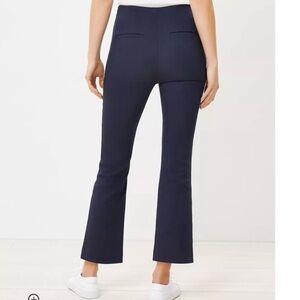 NWT Ann Taylor High Rise Kick Crop Navy Pants 8